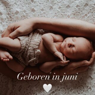 •Geboren in juni• 
 
Jongens; Zayn, Lars, Oscar, Santiago, Ray, Mason, Shay, Cody, Thomas, Menno, Jort, Wattan, Mees, Nuaym, Lewis, Duuk, Lyes, Willem, Hanza, Freek, Noah, Mion en Bram.
 
Meisjes; Galilea, Skye, Saar, Novi, Louise, Aurea, Julie, Loa, Anbar, Lisa, Emily, Laar, Saar en Fleur.
.
.
.
.
.
#geboreninjuni #bevalling #welkombaby #geboreninveldhoven #puurverloskunde #puurverloskundeveldhoven #geboorte #verloskunde #baby #junibaby #juni #puur