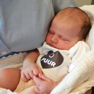 • Babynieuws • 

Hoera! Op 23 juli is Chloé geboren. De dochter van Michèlle & Didier. Met de trotse ouders en met Chloé zelf gaat het heel goed. Ze zitten op een roze wolk 💕