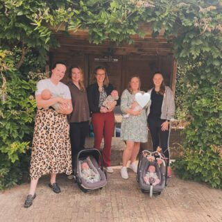• 10e Centering Pregnancy bijeenkomst •

Vorige week was de laatste bijeenkomst van deze CP-groep. Een bijeenkomst om alle bevallings- en kraamervaringen te delen, maar ook alle baby’s samen te zien! Hoe schattig is dit! 😍

#centeringpregnancy #centeringzwangerschap #allebabysbijelkaar #verloskundigenpraktijk #puurverloskunde #puurverloskundeveldhoven