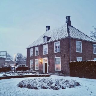 ❄️ Code oranje vandaag 
Blijf veilig en luister goed naar je lichaam. Kun je niet veilig de weg op of twijfel je? Bel ons gerust. Samen kijken we wat voor jou en je baby het beste is 👶🏼💕